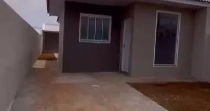 Casas com passagem lateral e edícula no cidade jardim