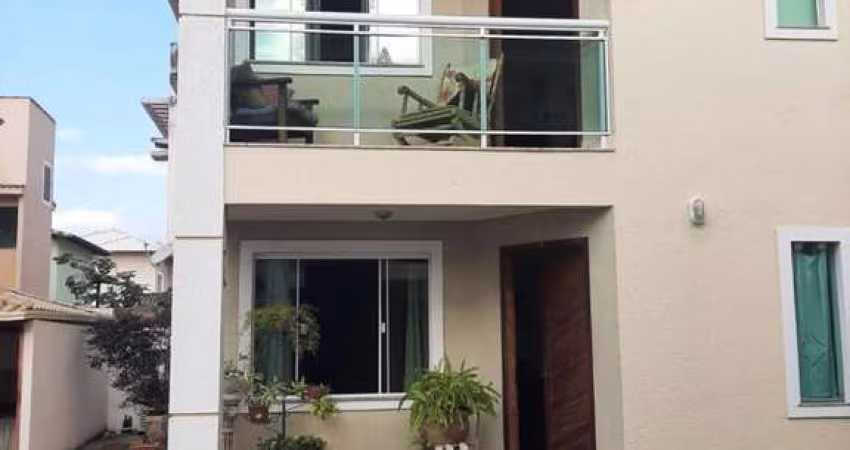 Casa para Venda em Rio das Ostras, Costa Azul, 3 dormitórios, 2 suítes, 1 banheiro, 2 vagas