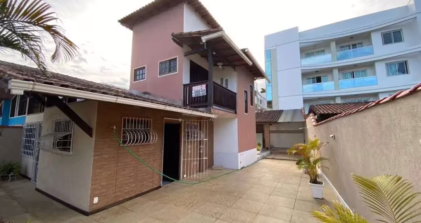 Casa para Venda em Rio das Ostras, Costazul, 3 dormitórios, 1 suíte, 1 banheiro, 4 vagas