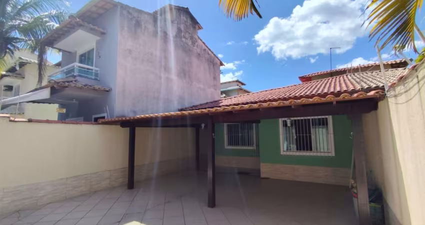 Casa para Venda em Rio das Ostras, Village Rio das Ostras, 3 dormitórios, 1 suíte, 1 banheiro, 2 vagas
