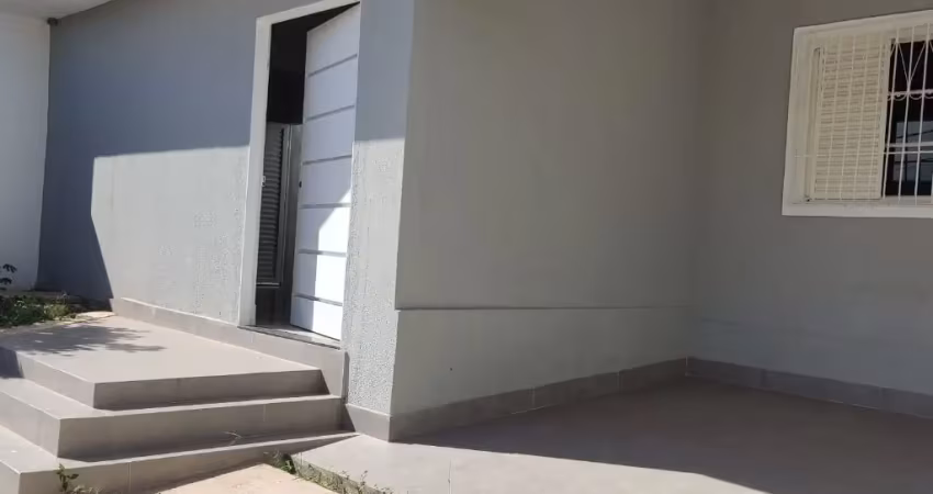 Casa térrea  santa cruz i com 260m² 03 quartos sendo 01 suíte ,piscina grande