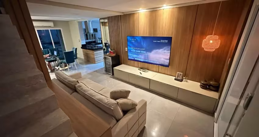 Sobrado em rua fechada com 318m² suíte master com 66m²,piscina alvenaria  sacada nos 3 quartos