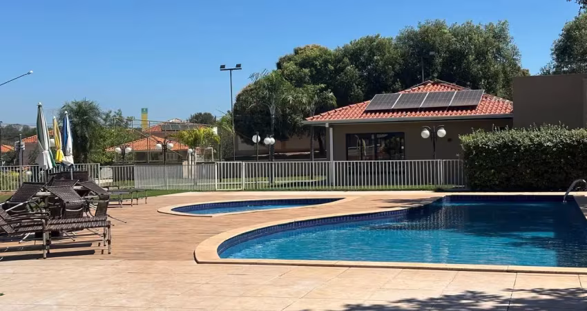 Casa vila di capri  3 quartos s/2 suítes sala com 2 ambientes cozinha com armários  lavabo dispensa escritório fundo com churrasqueira  valor 699 mil