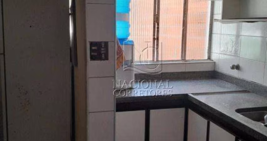 Sobrado com 3 dormitórios à venda, 209 m² por R$ 638.000,00 - Jardim Teles de Menezes - Santo André/SP