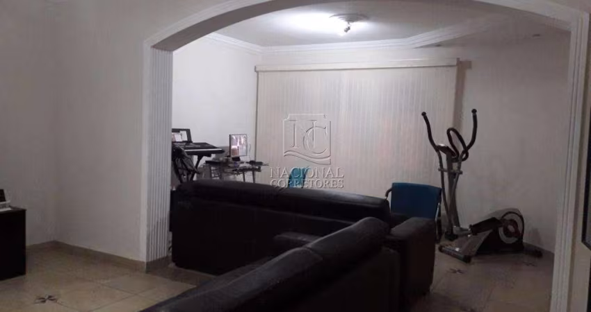 Sobrado com 3 dormitórios à venda, 332 m² por R$ 1.030.000,00 - Utinga - Santo André/SP