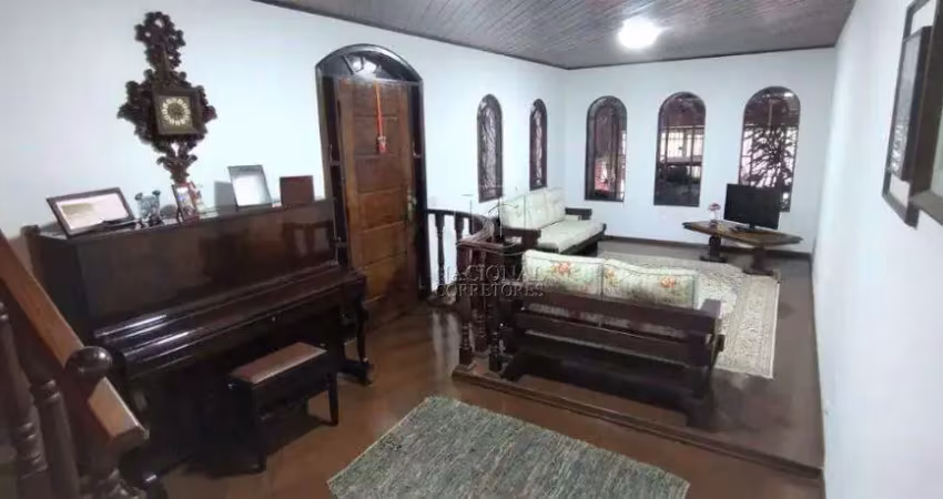 Sobrado com 3 dormitórios à venda, 225 m² por R$ 820.000,00 - Vila Curuçá - Santo André/SP