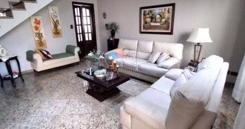 Sobrado com 4 dormitórios à venda, 164 m² por R$ 860.000,00 - Utinga - Santo André/SP