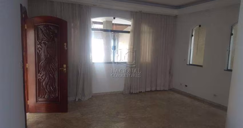 Sobrado com 4 dormitórios à venda, 303 m² por R$ 980.000,00 - Utinga - Santo André/SP
