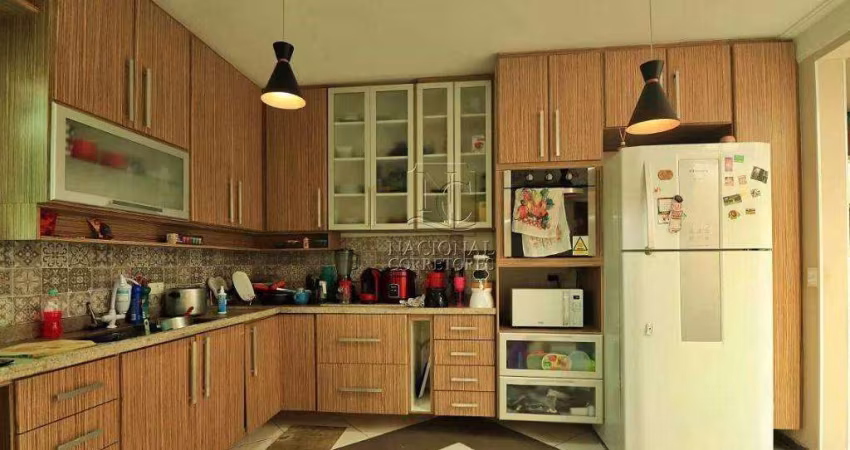 Sobrado com 3 dormitórios à venda, 155 m² por R$ 670.000,00 - Jardim Las Vegas - Santo André/SP