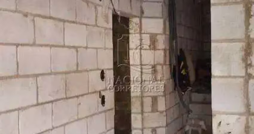 Apartamento N°2 sem condomínio no térreo, COM ELEVADOR, 1 dormitório, SEM VAGA DE GARAGEM..