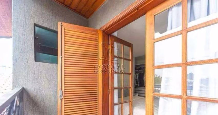 Casa assobradada à venda, 3 quartos, 1 suíte, 2 vagas, Vila Apiaí - Santo André/SP
