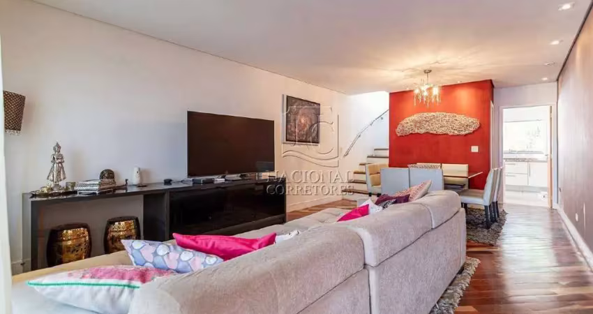 Sobrado de 101m² de área útil à venda na vila metalúrgica