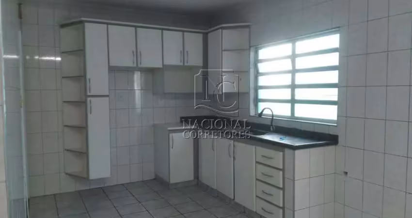 Casa térrea para locação com 2 dormitórios, 3 vagas de garagem no jardim alzira franco - santo andré