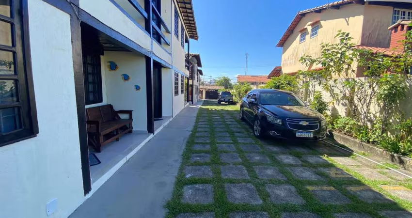 CASA DUPLEX ACONCHEGANTE EM ÓTIMA LOCALIZAÇÃO, PERÓ - CABO FRIO/RJ