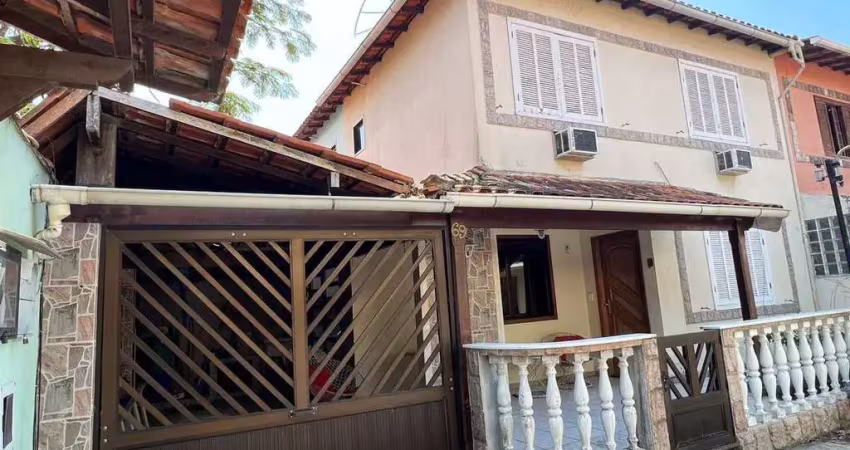 Casa em condomínio com 2 quartos, jardim caiçara - cabo frio/rj