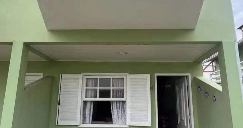 CASA DUPLEX EM CONDOMÍNIO ORLA AZUL II - CABO FRIO/RJ