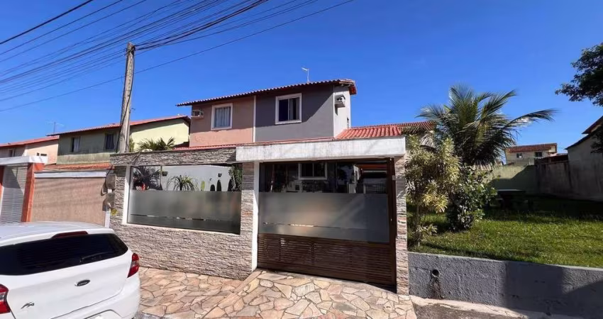CASA DUPLEX EM CONDOMÍNIO FECHADO COM ESTRUTURA COMPLETA - SÃO PEDRO/RJ