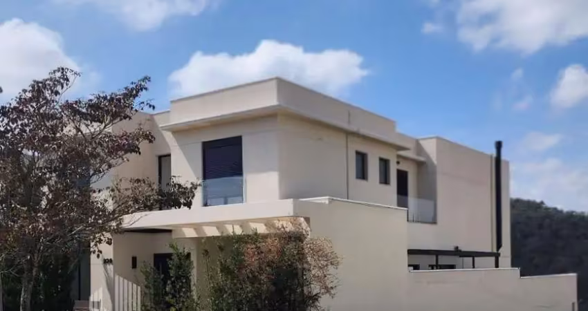 Rr7757 casa de alto padrão 440m² condomínio genesis i - oportunidade - 4 suítes 4 vagas - santana de parnaíba, sp - ótima localização - alphaville
