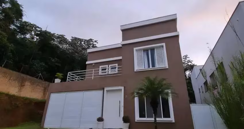 Rr7743 casa 255m² condomínio valville i - oportunidade - 4 suítes 2 vagas - santana de parnaíba, sp - ótima localização - alphaville