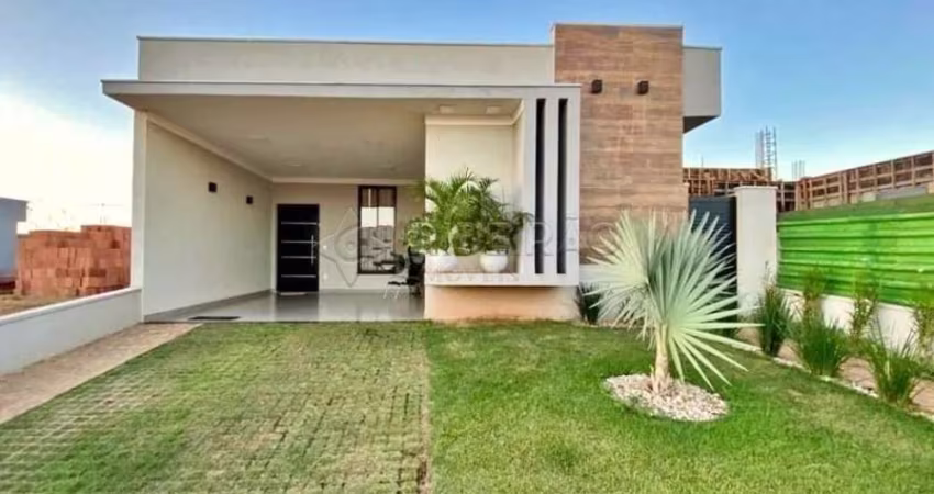 Casa térrea Bairro Vivendas da Mata em condomínio com 03 dormitórios sendo 01 suíte, área gourmet, churrasqueira.