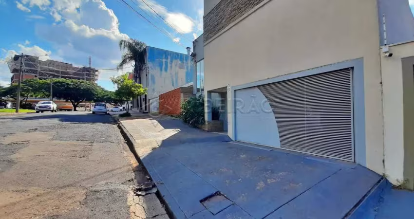 Imóvel comercial  próximo Av. 13 de maio, com studio equipado, recepção, 04 salas.