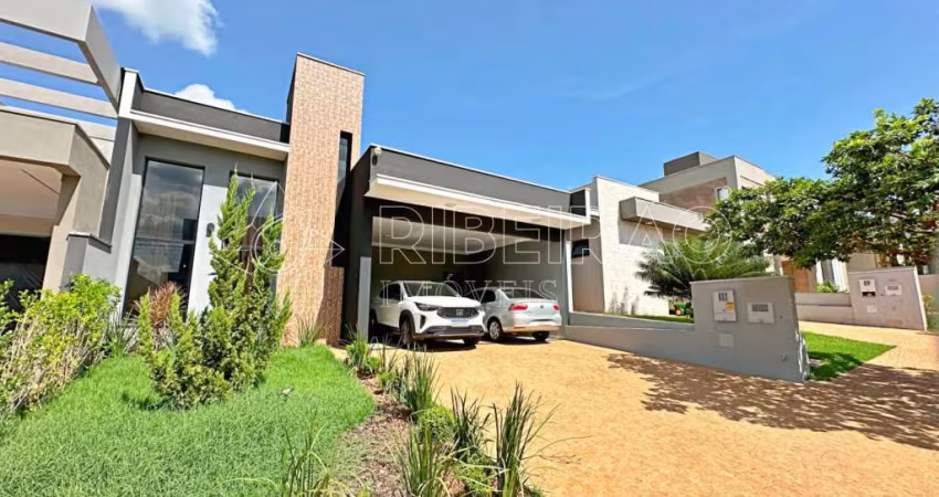 Casa Térrea com Piscina à venda em Condomínio 3 suítes 4 vagas