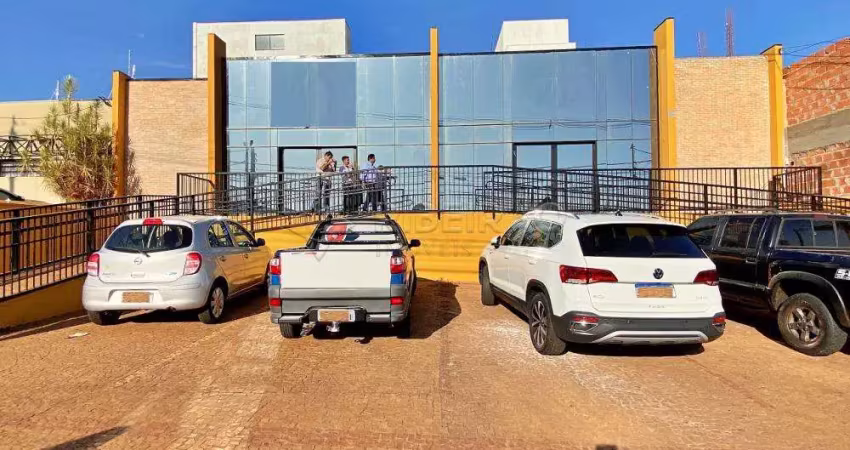 Imóvel  comercial com 02 pavimentos , 05 vagas de garagem com recuo