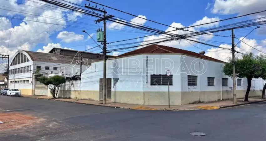 Galpão com pátio para locação paralelo a av. são paulo e saudade