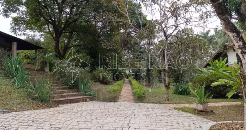 Casa rústica para venda com 07 dormitórios e varanda gourmet separada