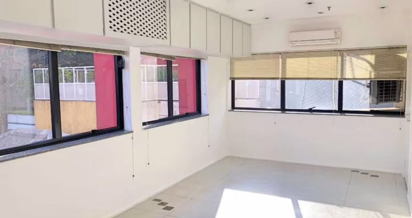 Conjunto Comercial à venda em Paraíso  61m² 3 salas 2 vagas