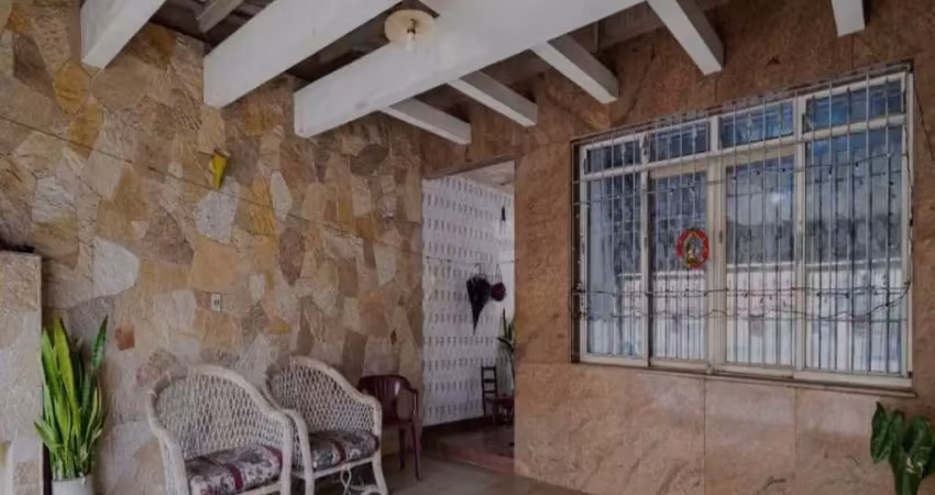 Casa com excelente localização, próximo ao metrô são judas- 3 dormitórios- 2 vagas