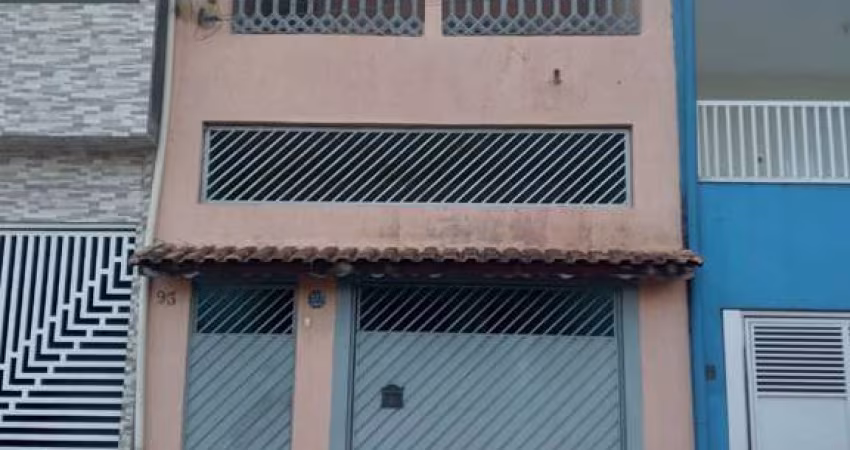 Ótimo Sobrado 4 Dorm 2 Vagas na Vila Simone!
