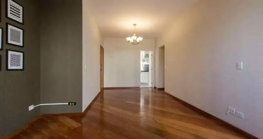 Apartamento com 3 dormitórios, 1 suíte, 1 deposito e 2 vagas no morumbi.