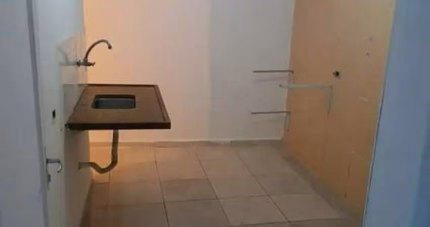 Terreno à venda com casas no Jardim Letícia com 250m²