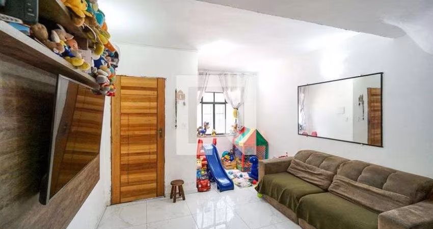 Casa à Venda - Penha de França, 2 Quartos,  80 m2