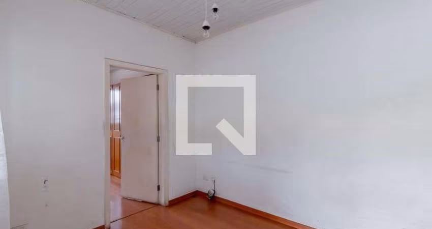 Casa à Venda - Bosque da Saúde, 1 Quarto,  70 m2