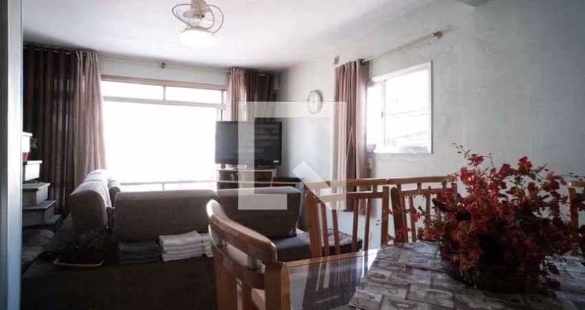 Casa à Venda - Vila Guilhermina, 2 Quartos,  145 m2
