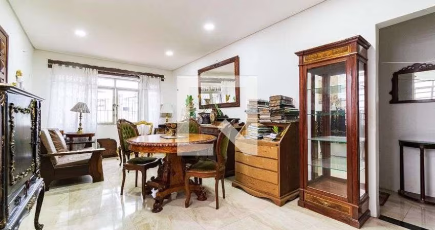 Casa à Venda - Vila Campestre, 2 Quartos,  277 m2
