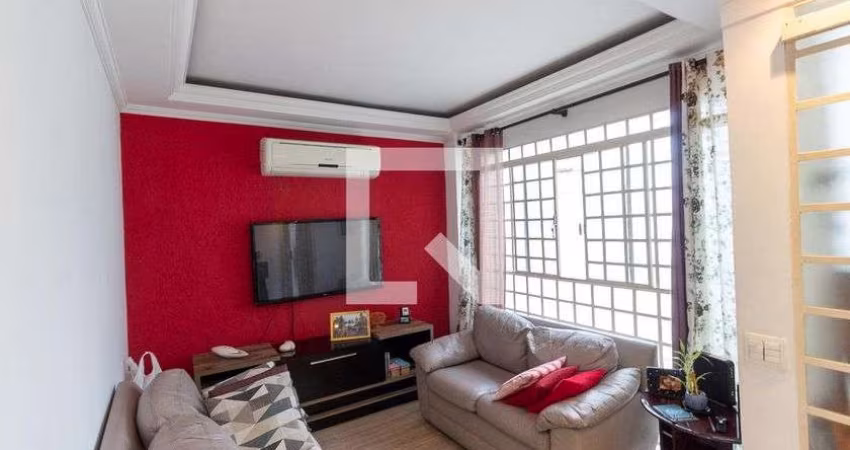 Casa à Venda - Artur Alvim, 2 Quartos,  81 m2