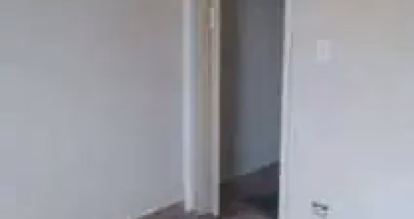 Sobrado com dois quartos dois banheiros em cima e embaixo cozinha sala lavanderia garagem tem quinta