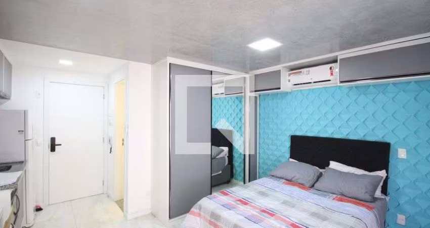Apartamento à Venda - Liberdade, 1 Quarto,  21 m2