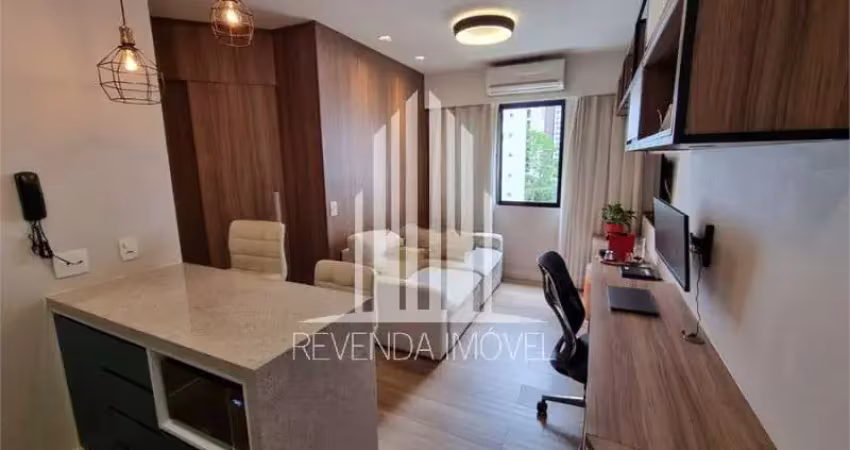 Apartamento Flat em Moema de 30m² com 1 Quarto e 1 Vaga à Venda.