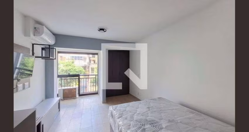 Apartamento à Venda - Água Fria, 1 Quarto,  27 m2