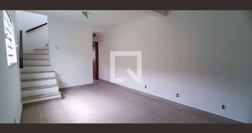Casa à Venda - Jardim Monte Kemel, 2 Quartos,  180 m2