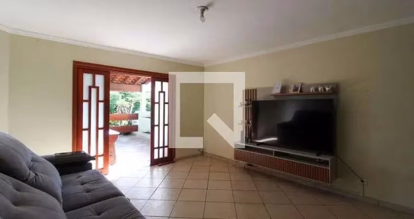Casa à Venda - Jardim Jussara, 3 Quartos,  150 m2