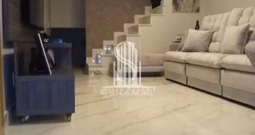 Sobrado residencial de 96m²  possuindo 2 dormitórios ,  2 banheiros e 2 vagas á venda no rio pequeno