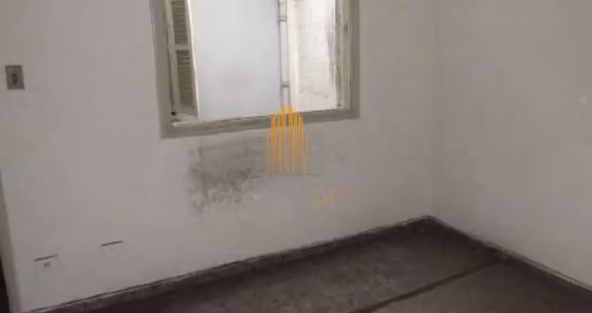 Casa assobradada de 135m² possui 3 dormitórios, 2 banheiros e 1 vaga á venda na região do campo belo