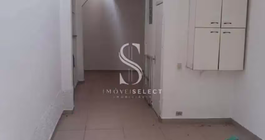Sobrado residencial de 177m²  possuindo 3 dormitórios , 2 banheiros  e 2 vagas á venda no interlagos