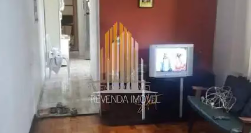 Casa térrea com 2 dormitorios, 1 dormitorios, 1 banheiro, 1 vaga de garagem na região em interlagos.
