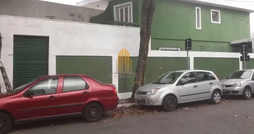 Linda casa assobrada de 115m² com 2 amplos dormitorios e 2 vagas na regiao de santo amaro.